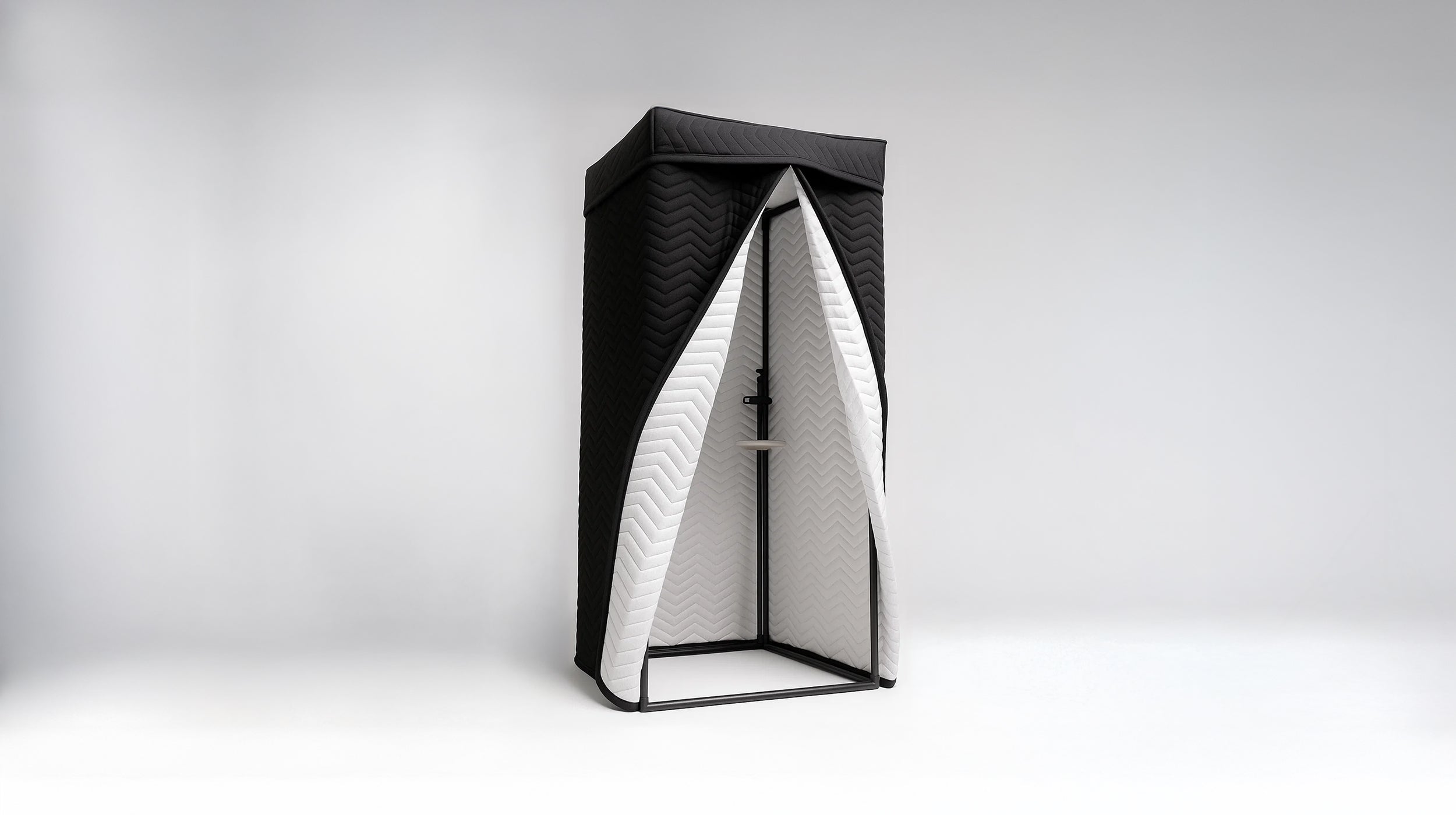 VOXLY – portable Vocal Booth, freigestellt, Frontansicht